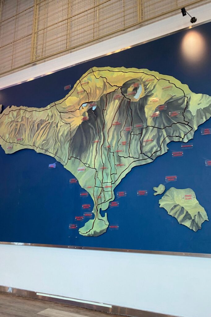 壁のバリ島全景